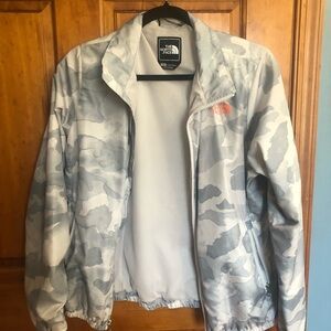 The North Face Men's Light Gray Camo Windbreaker
